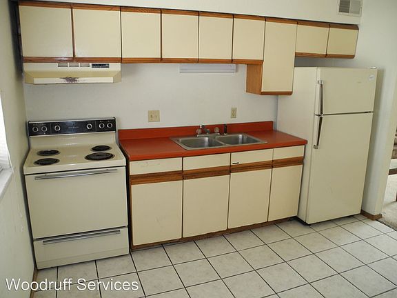 4th image of 510 E College St APT 6