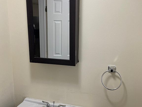 3rd image of 254 S 11th St Floor 1