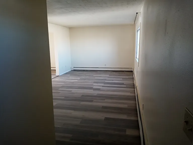 380 S Wagon Wheel Dr #B — Photo 6
