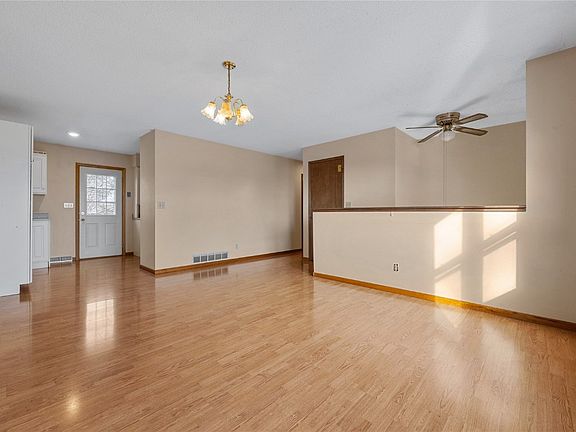 5th image of 303 W Jefferson Ave