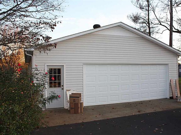 4th image of 835 Indian Mound Dr
