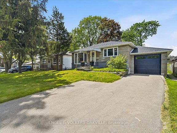 2nd image of 22 Falaise Rd