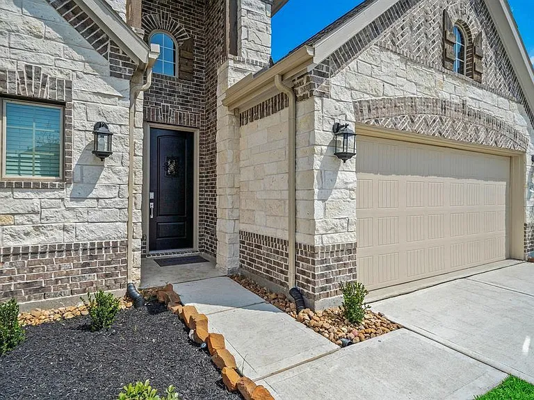 2403 Madera Landing Ln — Photo 2