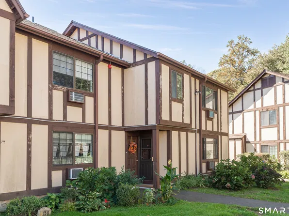 153 Foxwood Close #153, Milford, CT 06461