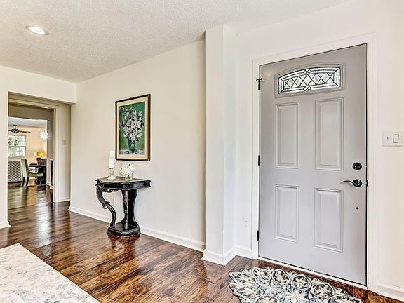 5th image of 2202 Hanson St