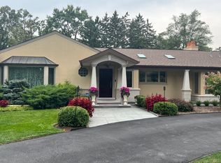 1122 S Estate Ln, Lake Forest, IL 60045
