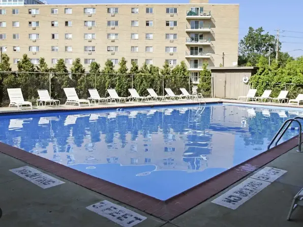 1 OAK Apartments, 18645 Detroit Ave #19e6ad322, Lakewood, OH 44107