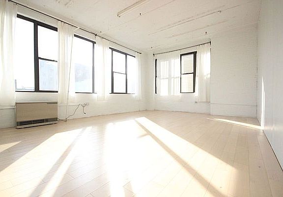 5th image of 1085 Willoughby Ave APT 201