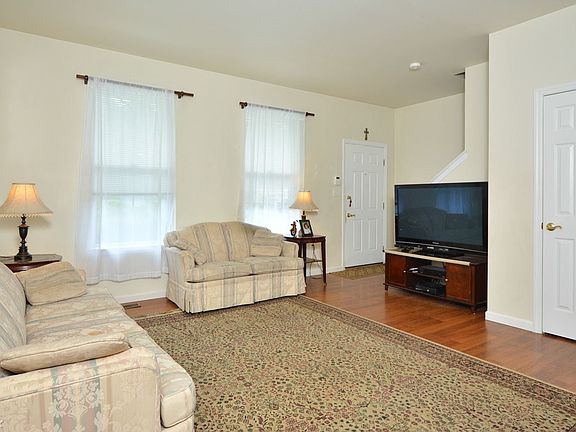 5th image of 921 Boundry Ct