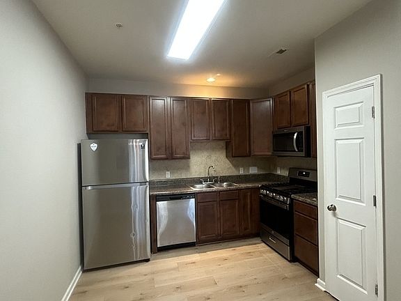 5th image of 11100 Gwynn Oaks Dr Unit 102