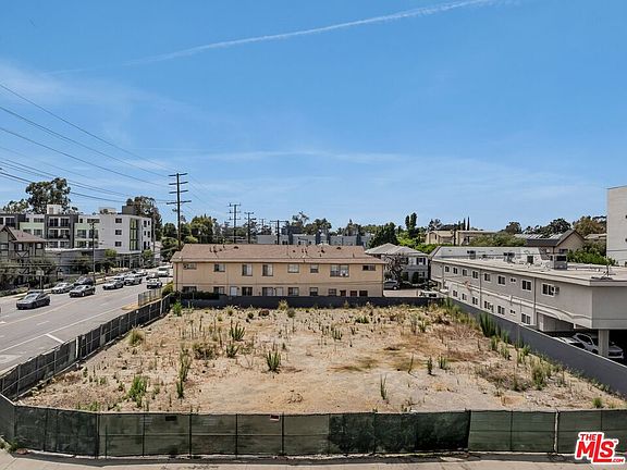 3rd image of 11003 Moorpark