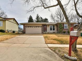 1242 Kings Trail Ln, Fenton, MO