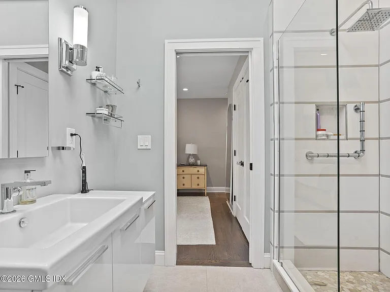 41 Grove St — Photo 17