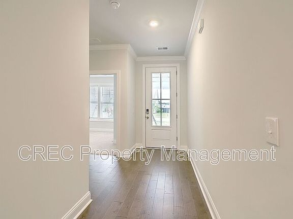 3rd image of 166 Whaler Ave