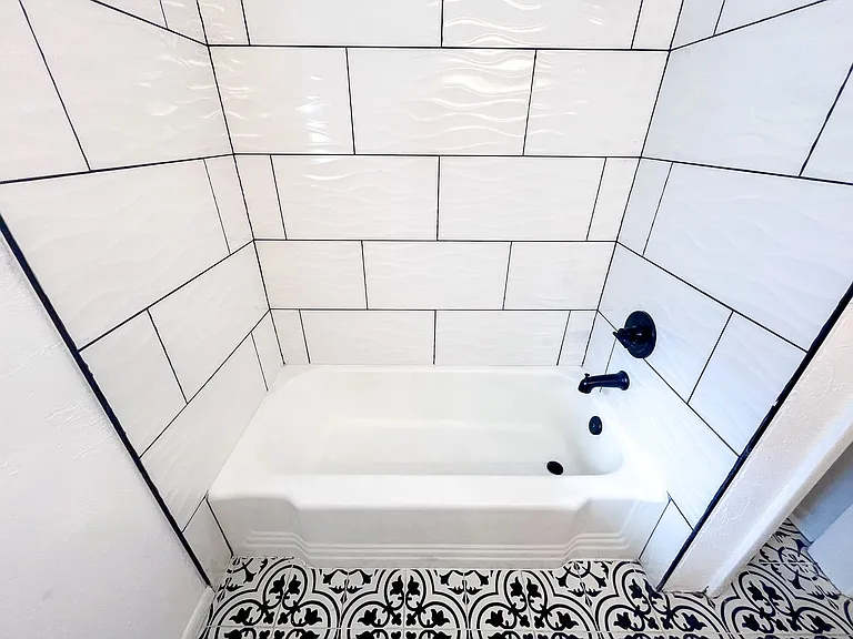414 SE 8th St #D — Photo 16