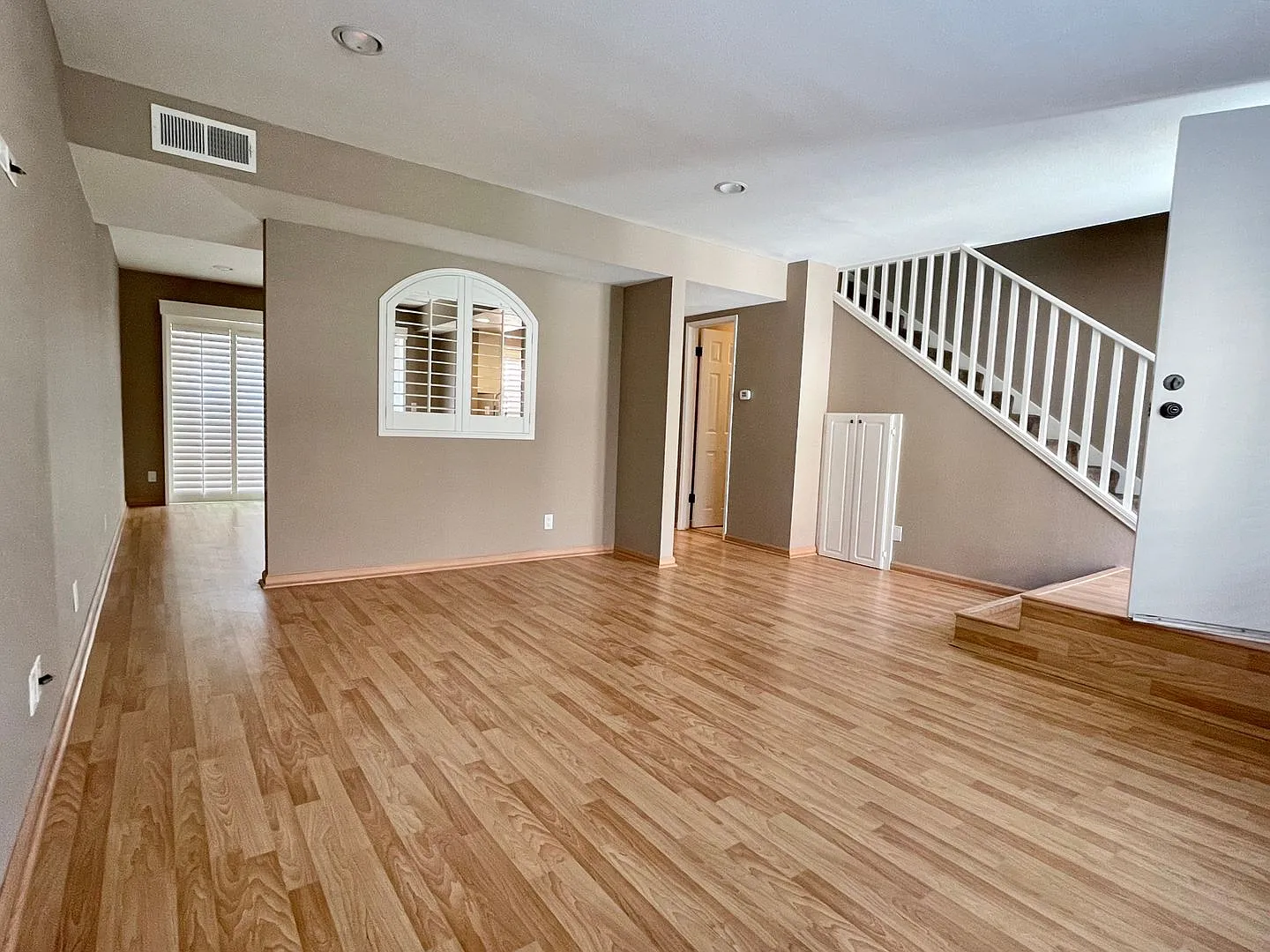 Beautiful 3 bed Townhome in Agoura Hills — Photo 3
