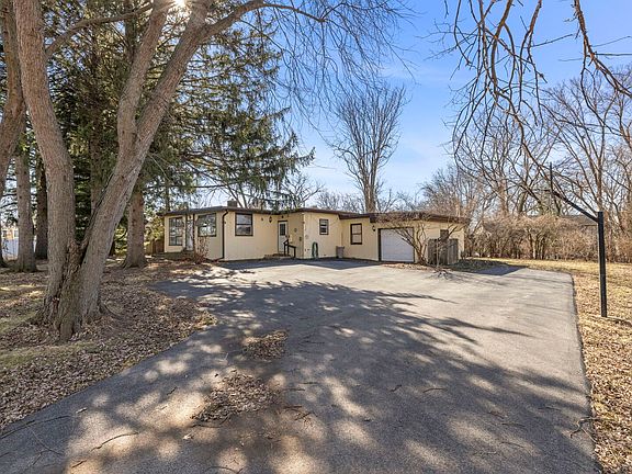5th image of 128 Harding Ct