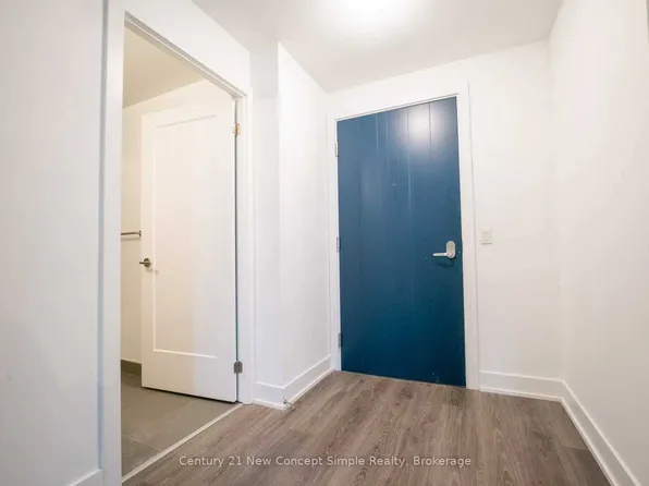 2545 Simcoe St N #205, Oshawa, ON L1L 1C7