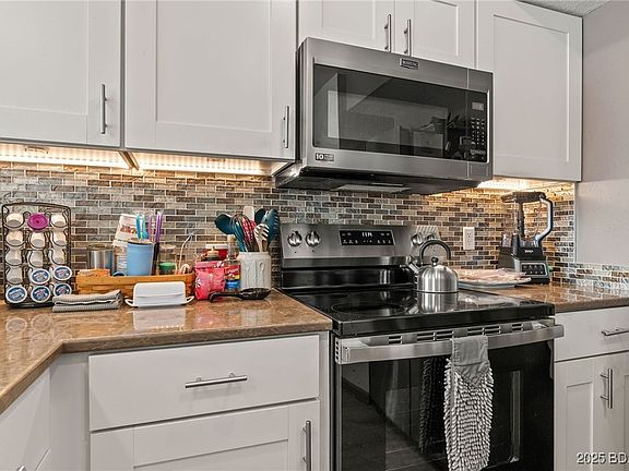 5th image of 26874 Indian Hills Ln