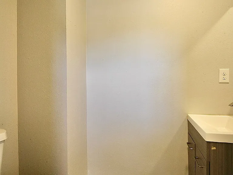 3614 N Monaco Street Pkwy — Photo 14