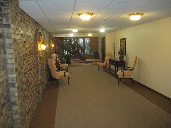 5th image of 467 Hiawatha Trl APT 410