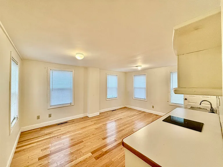 19 Common St #2 — Photo 3
