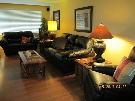 LR with laminate floor