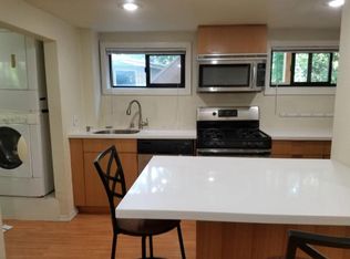 11238 NE 68th St APT 1, Kirkland, WA 98033