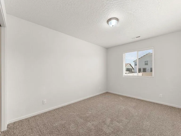 1526 N Minam Loop — Photo 12