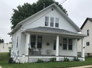1420 Glen Oak St, Dubuque, IA 52001