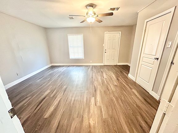 2nd image of 7014 Glen Walk
