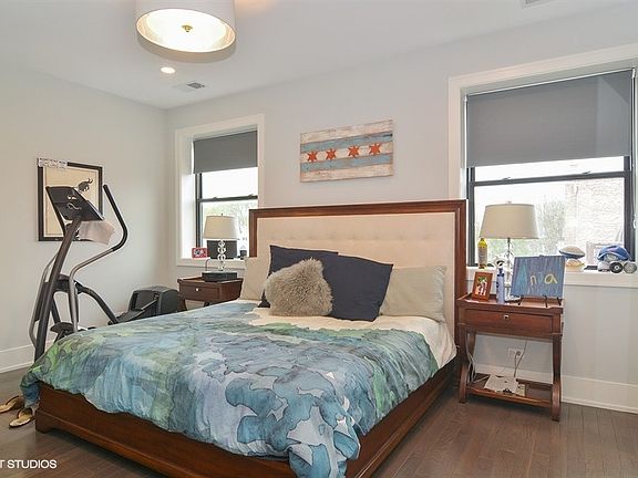 4th image of 4350 N Leavitt St #2