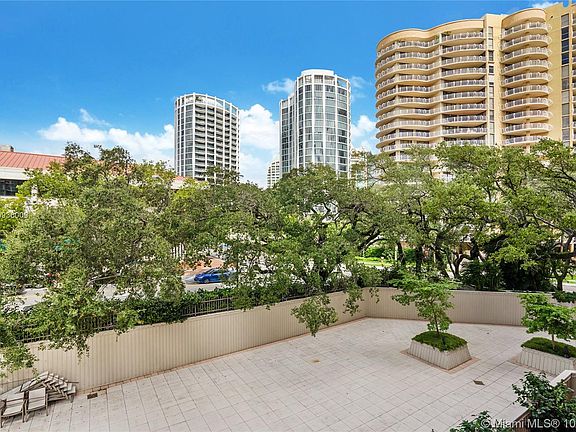 4th image of 2901 S Bayshore Dr APT 3G