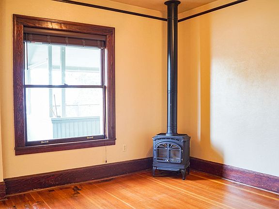 5th image of 3958 N Mississippi Ave #4