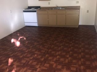 18400 Montezuma St APT 33, Adelanto, CA 92301