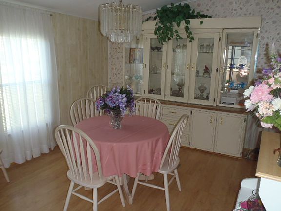 3rd image of 353 King James Ct