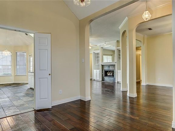 5th image of 4056 Brazos Dr