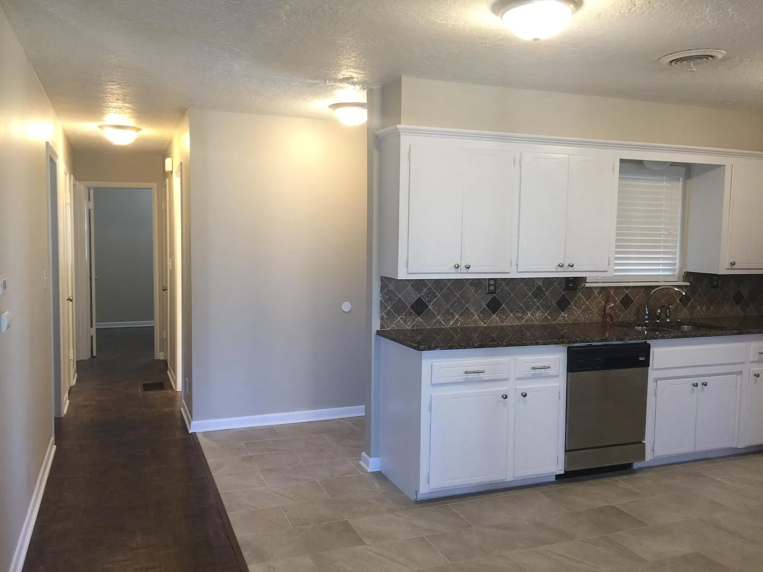 3 bed, 1.5 bath, 1200 sqft, $1,550 — Photo 4