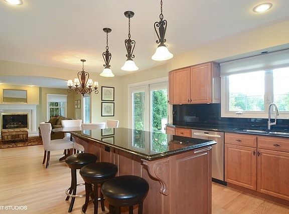 5th image of 654 W Peregrine Dr