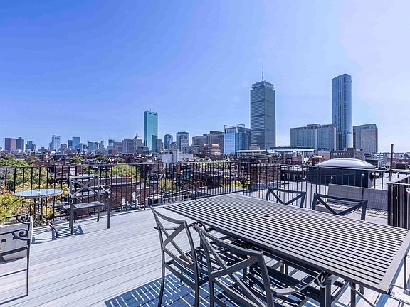 2nd image of 405 Marlborough St APT 31