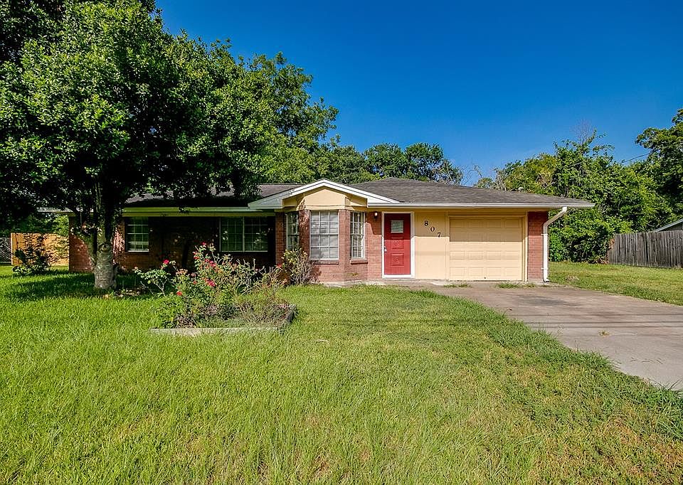 1st image of 807 Texas Ave