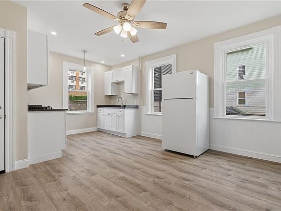 5th image of 54 Furnace St #1
