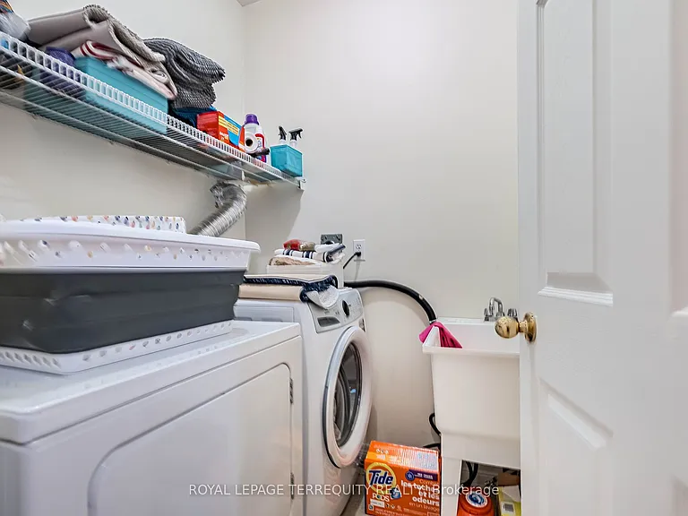3926 Candlelight Dr — Photo 32