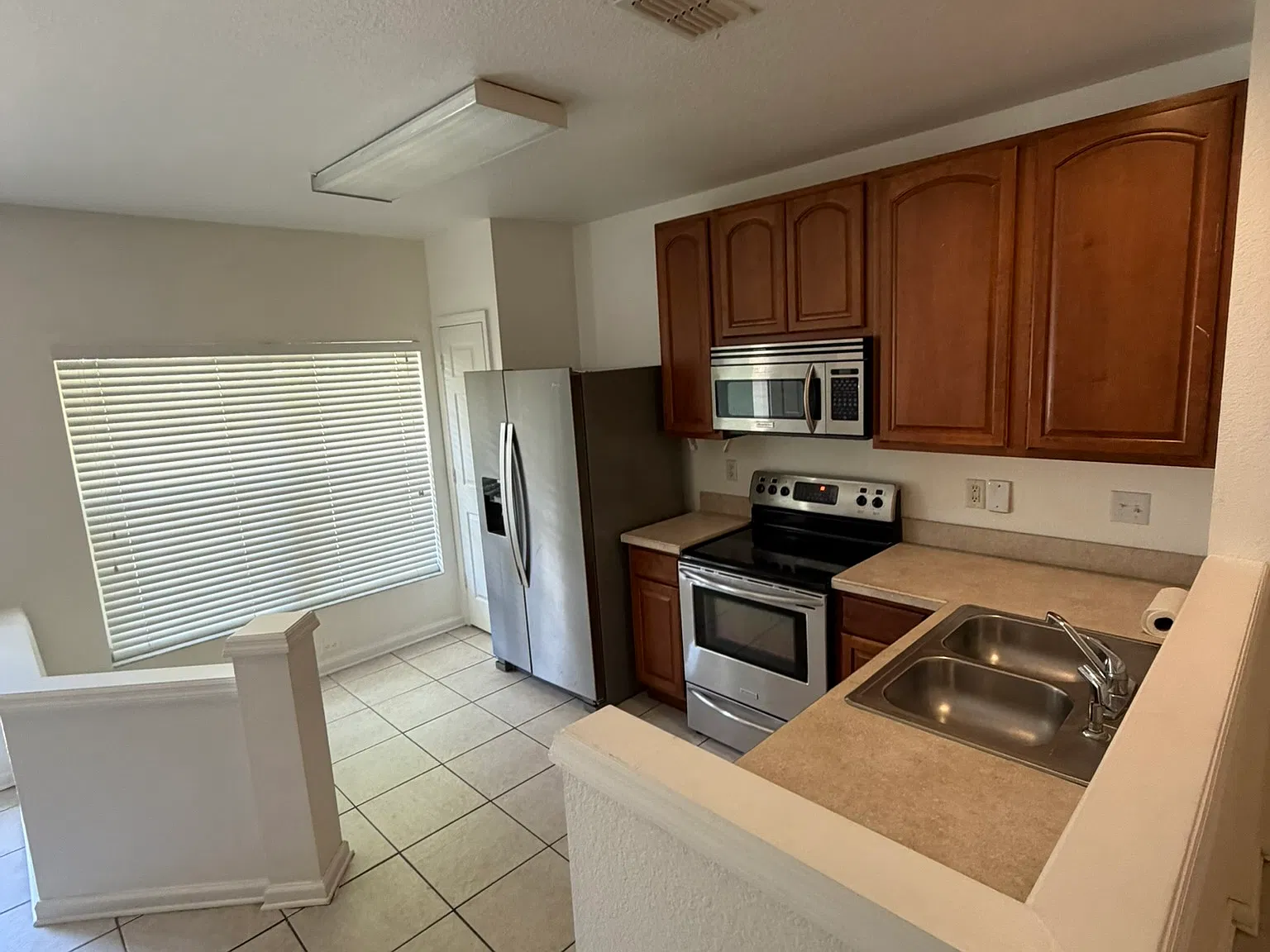 2 bed, 2.5 bath, 1078 sqft, $1,700 — Photo 4