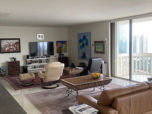 4th image of 19355 Turnberry Way #27
