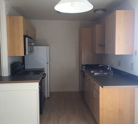 3rd image of 4434 49th St APT 11