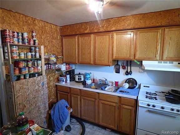 5th image of 36100 Bibbins St