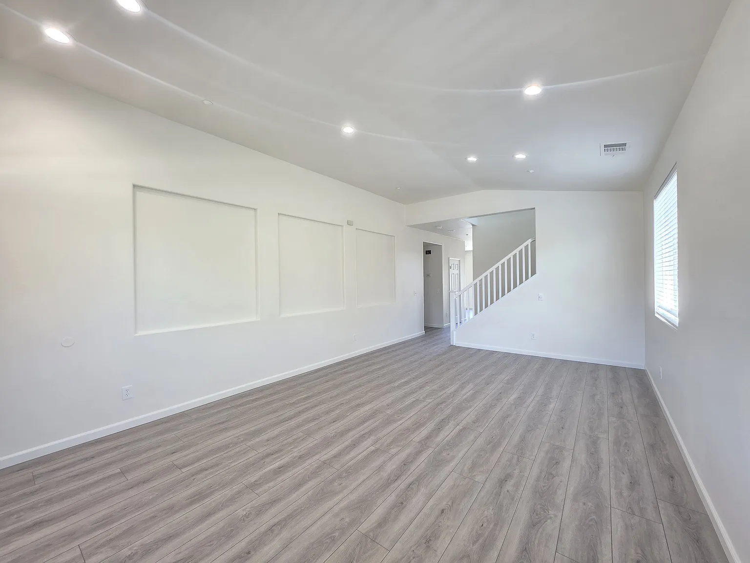 4 bed, 2806 sqft, $4,000 — Photo 4