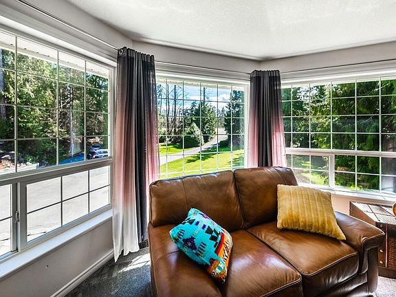 4th image of 1930 Harmac Rd