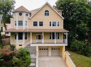 624 Timpson St, Pelham, NY 10803